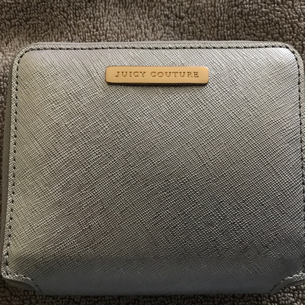 Juicy Couture SILVER Brentwood Small Zip Wallet